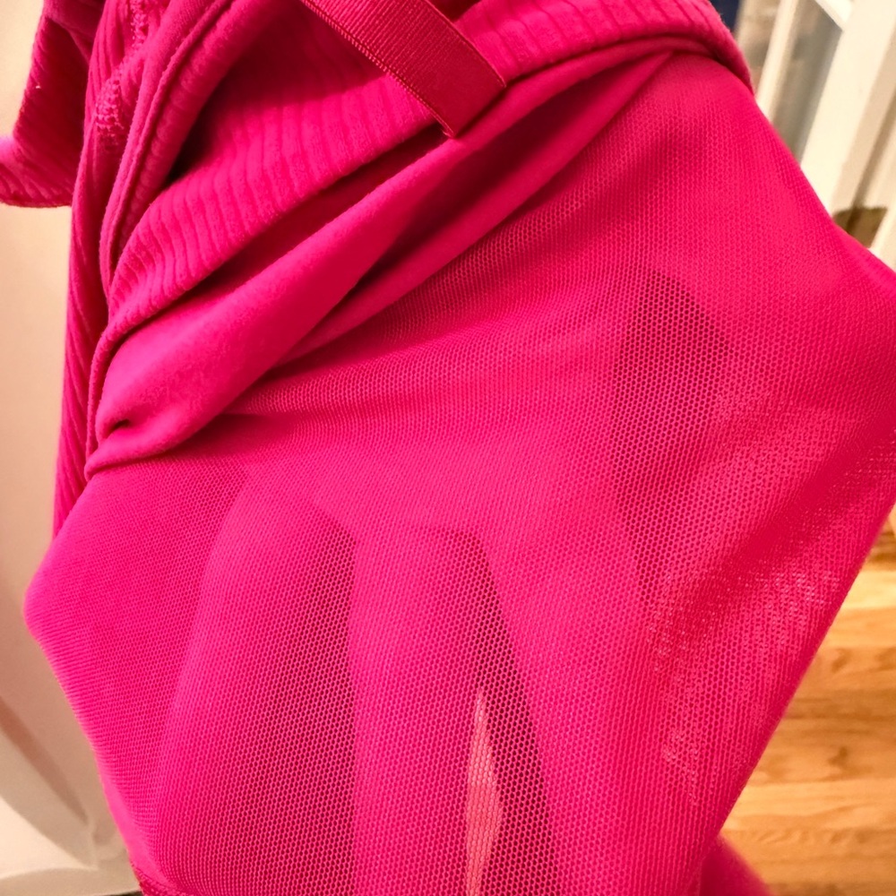 Lululemon Jacket Run Forme Magenta Pink Ribbed Mesh Vent Size 4 - Picture 7 of 9